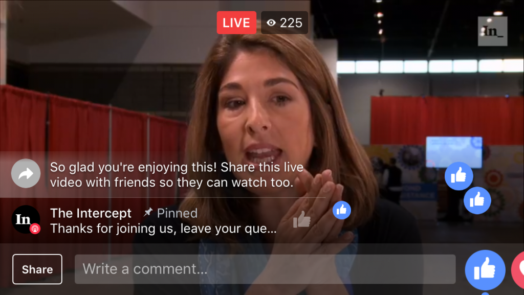 Facebook Live pinned chat comment